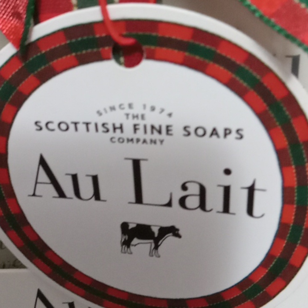 Scottish Fine Soap Set & Body Milk Lotion - Picture 2 of 3